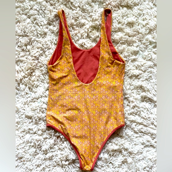 Coconut Avenue One Piece Size Small - Picture 2 of 2